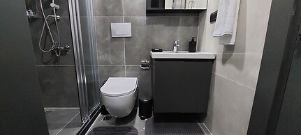 Professionally Maintained Spacious New Suites 6