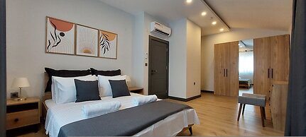 Professionally Maintained Spacious New Suites 6