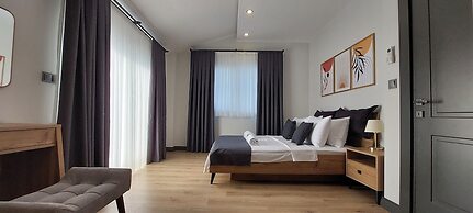 Professionally Maintained Spacious New Suites 6