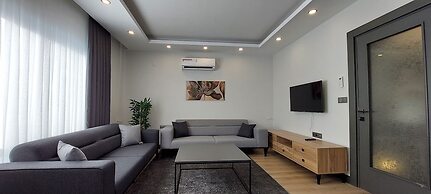 Professionally Maintained Spacious New Suites 5