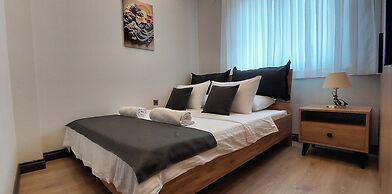 Professionally Maintained Spacious New Suites 5