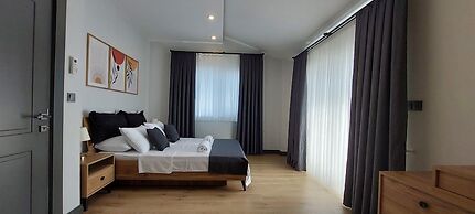 Professionally Maintained Spacious New Suites 5