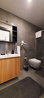 Professionally Maintained Spacious New Suites 2-6