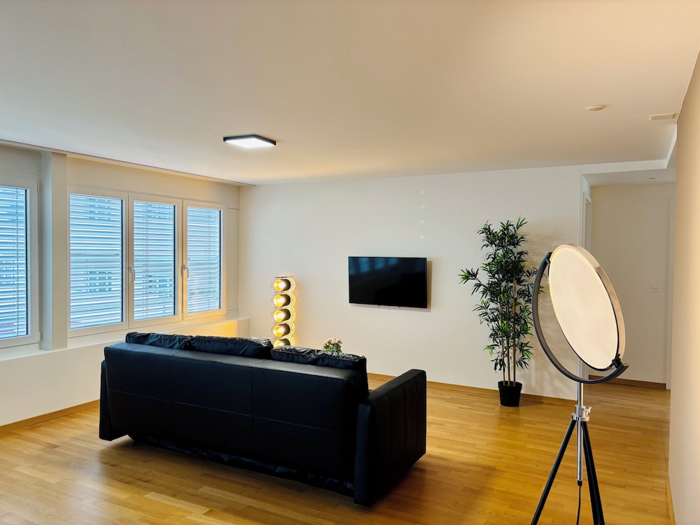 TONIGHT Apartments