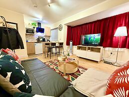 1 Bed Apartment - Sleeps 4 - Pets - Free Parking