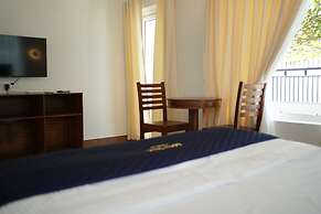 Golden Sands Cherai