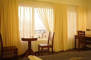 Golden Sands Cherai