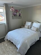 Peak District - 2 Beds - Sleeps 4 - Pet Friendly