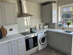 Peak District - 2 Beds - Sleeps 4 - Pet Friendly