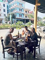 The Palm Lodge
