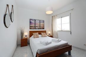 B37 - Central City Door Apartment