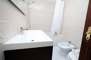 B37 - Central City Door Apartment