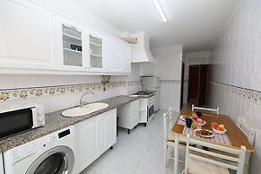 B37 - Central City Door Apartment