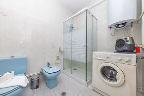 B78 - Fragoso Downtown Apartment