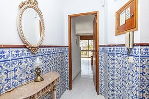 B78 - Fragoso Downtown Apartment