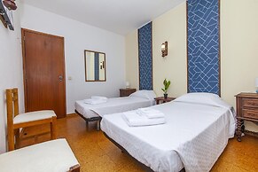 B78 - Fragoso Downtown Apartment