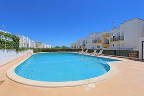 B16 - Sandy Pine Beachfront Flat in Lagos