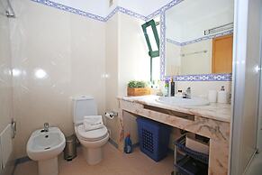 B16 - Sandy Pine Beachfront Flat in Lagos