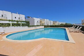 B16 - Sandy Pine Beachfront Flat in Lagos