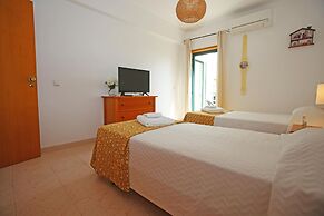 B16 - Sandy Pine Beachfront Flat in Lagos
