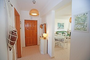 B16 - Sandy Pine Beachfront Flat in Lagos