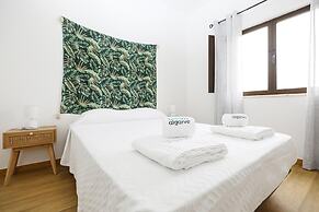 B87 - Windmill 2 Bed Apartment in Odiaxere