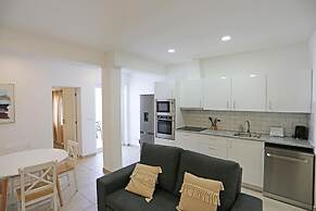 B88 - Mendon a Street Apartment