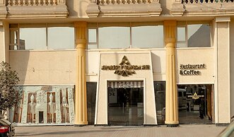 Superior Pyramids INN