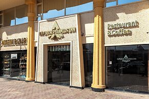 Superior Pyramids INN