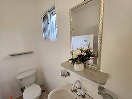 Secure 3-pers Apartment Close to the Beach