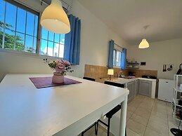 Secure 2-pers Apartment Close to the Beach