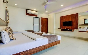 Hotel Golden Palms
