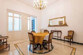 The One, Luxury Seaview With Piano