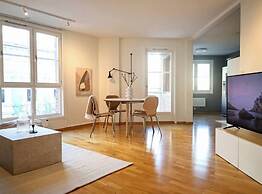 Spacious Apartment Right in the City Centre