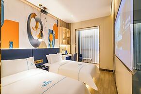 Dequan Luxury JingGuang Hotel