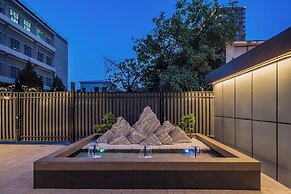 Dequan Luxury JingGuang Hotel