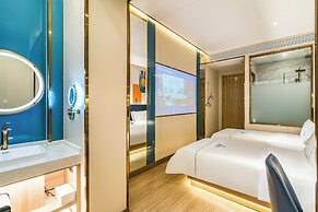 Dequan Luxury JingGuang Hotel