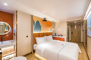 Dequan Luxury JingGuang Hotel