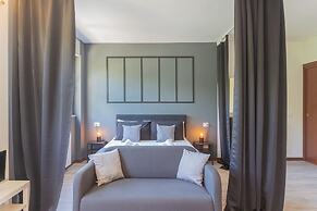 Black Loft Como by Rent all Como