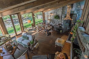 The Writer's Nest by Rent all Como
