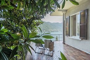 Villa Chiara Moltrasio With Private Garden by Rent all Como