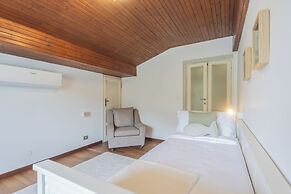 Villa Chiara Moltrasio With Private Garden by Rent all Como