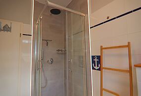 Stylish Ground-floor Stay