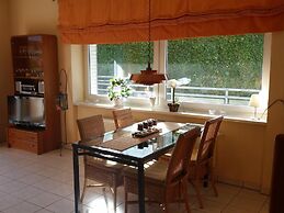 Stylish Ground-floor Stay