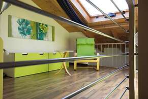 Terraced House With Shared Pool
