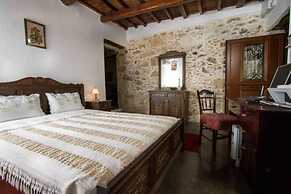 Sofiana s Garden Retreat w Private Pool