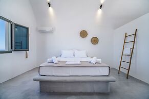 Amethyst Luxury Suites - Oia Junior Suite