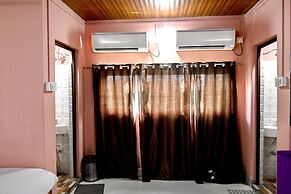 Rahaman Farm House Lataguri  Murti