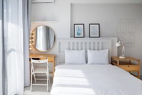 Caesar Blue Seaside Luxury Apartments