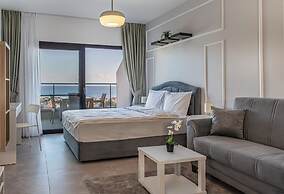 Caesar Blue Seaside Luxury Apartments